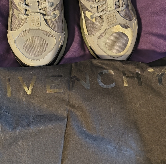 Givenchy Giv 1 Tr Low Top Sneakers - Picture 8 of 12